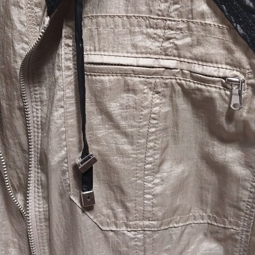 Chico's Vest...EUC  - Picture 4 of 8